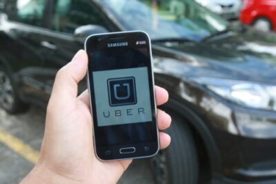 Cómo puede afectar el seguro de un conductor de coche compartido a una reclamación por accidente
