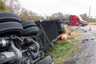 Qué pruebas podrían respaldar su reclamación por accidente de camión
